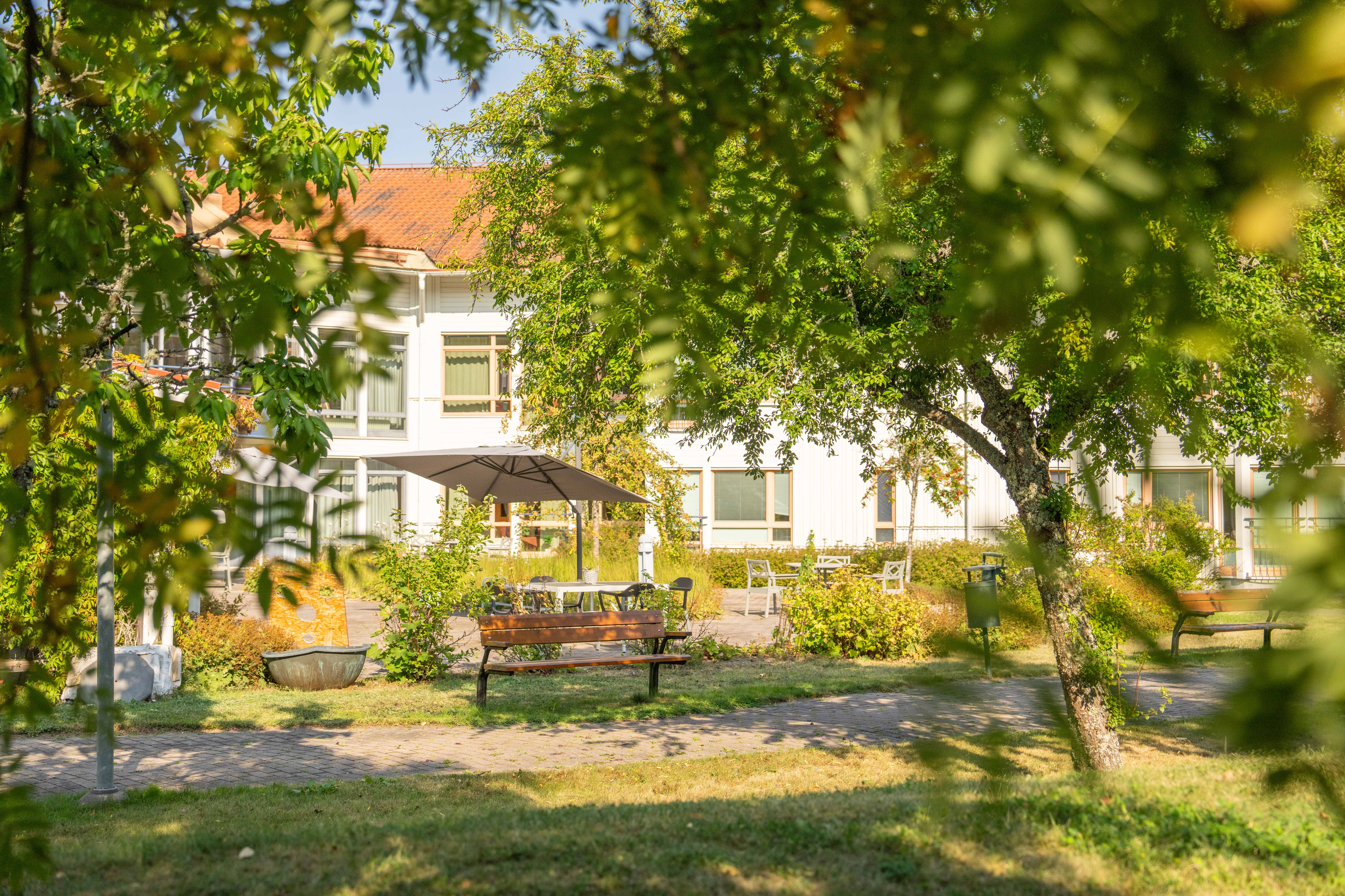 Uteplats på Ros-Anders särskilda boende för äldre