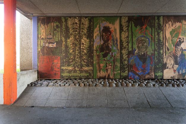 Bild på offentligt konstverk Ett rådslag i skogen