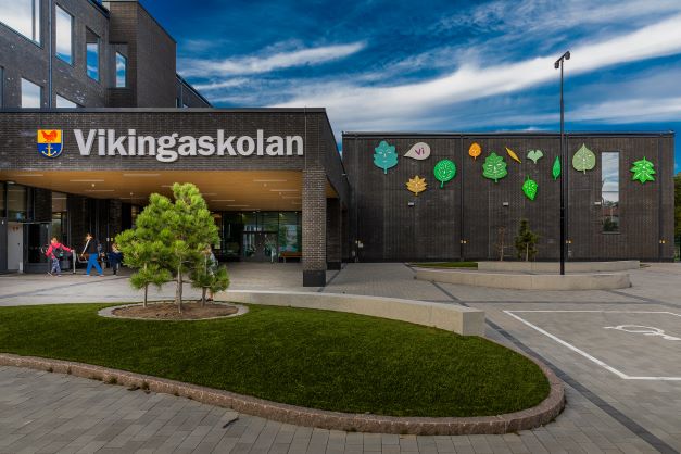 Bild på konstverk Vikingaskolans